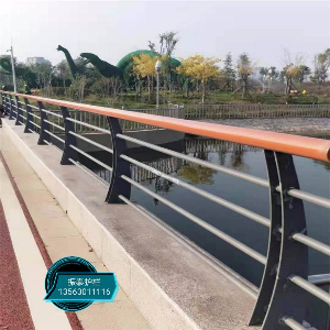 山東不銹鋼橋梁護(hù)欄價格